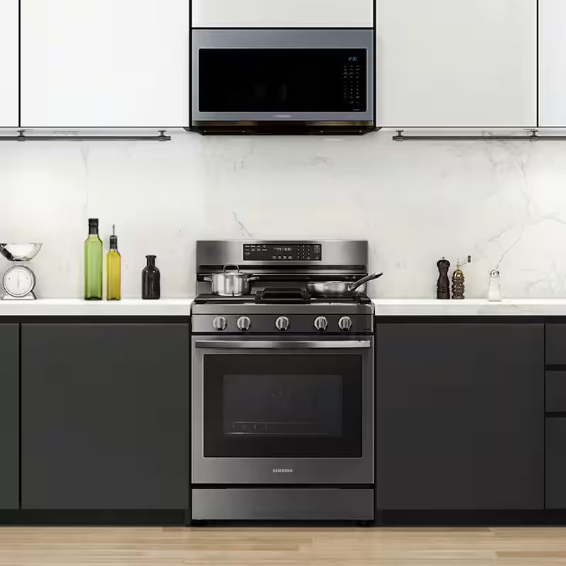 6 cu. ft. Wi-Fi Convection Gas Range with AirFry in Black Stainless Steel R499