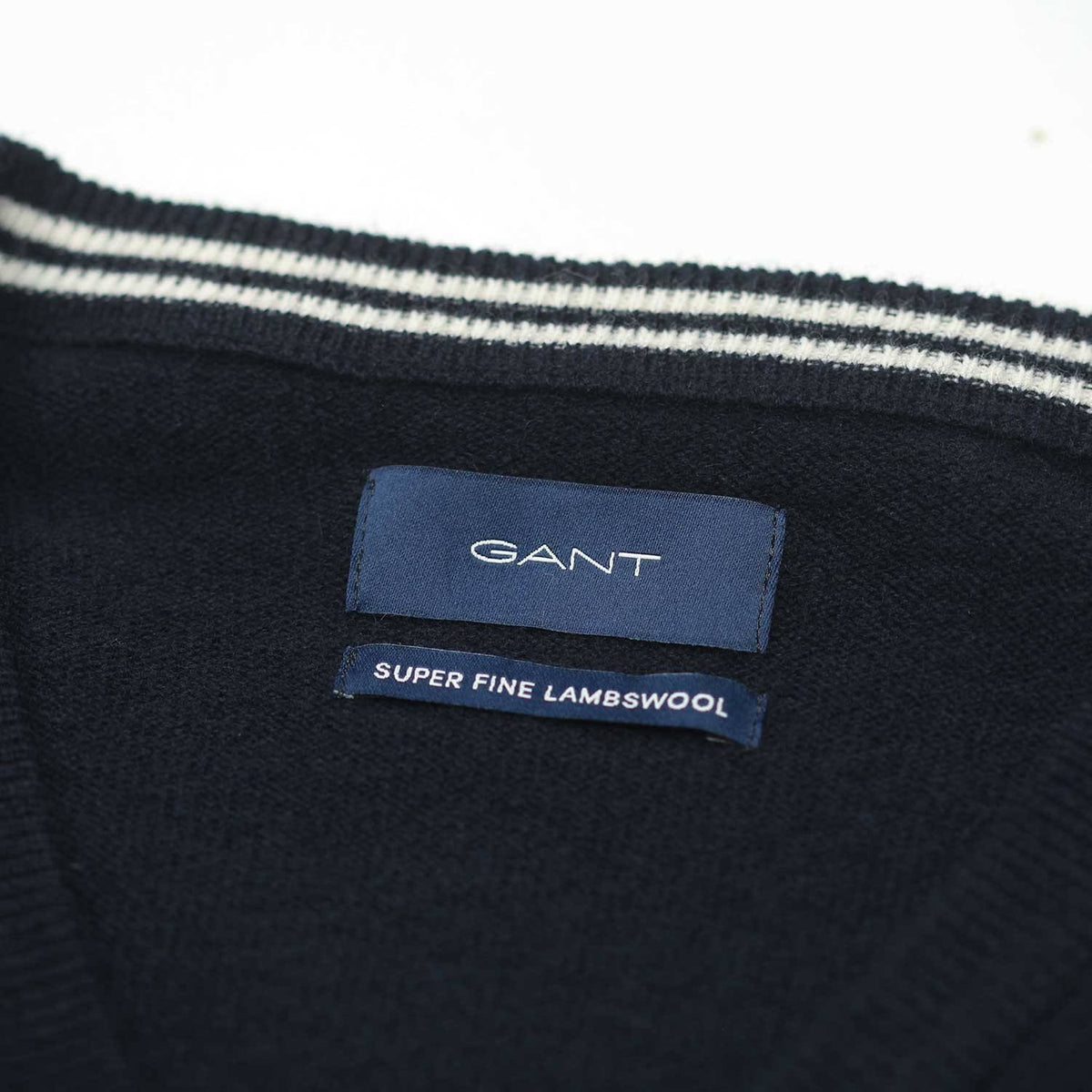 Lambswool V-Neck Cardigans W731802