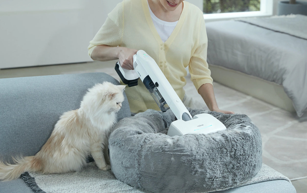 Cordless Stick Allergen Vacuum V13810