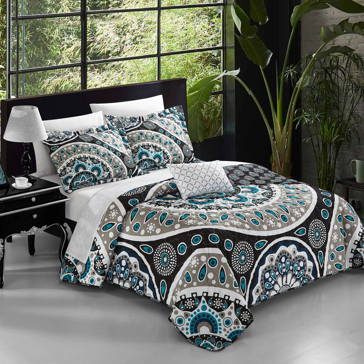 Black Queen 8-Piece Quilt Bedding Set N809
