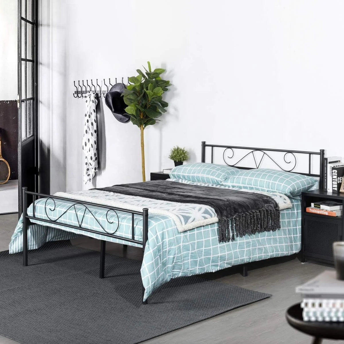 Queen Size Metal Platform Bed Frame with Headboard D93964