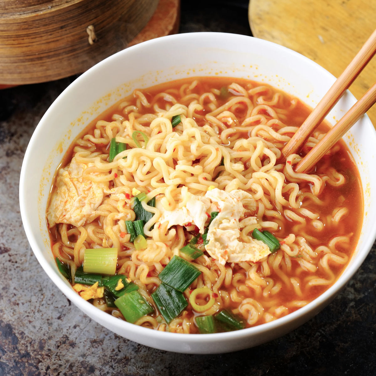 Instant Ramen Variety Pack 12 Packs 3oz Chicken Beef Chili Flavored Noodles V233060