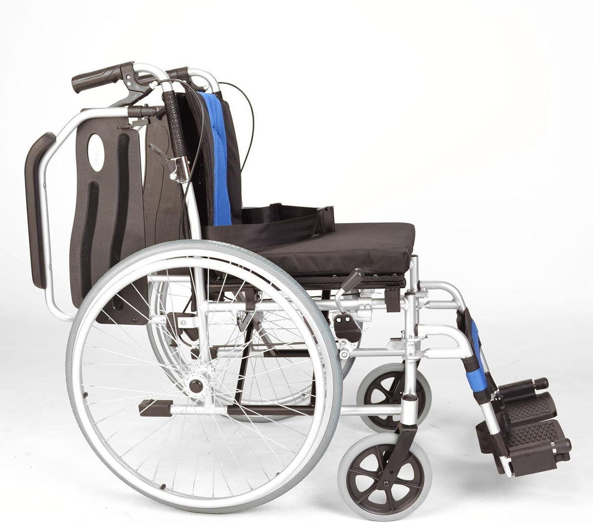 Lightweight Aluminium Folding Self Propel Wheelchair With 20-Inch Extra Wide Seat O4051