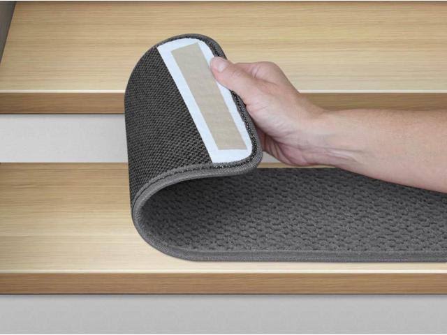 Set of 12 Gray Adhesive Carpet Stair Treads O92908