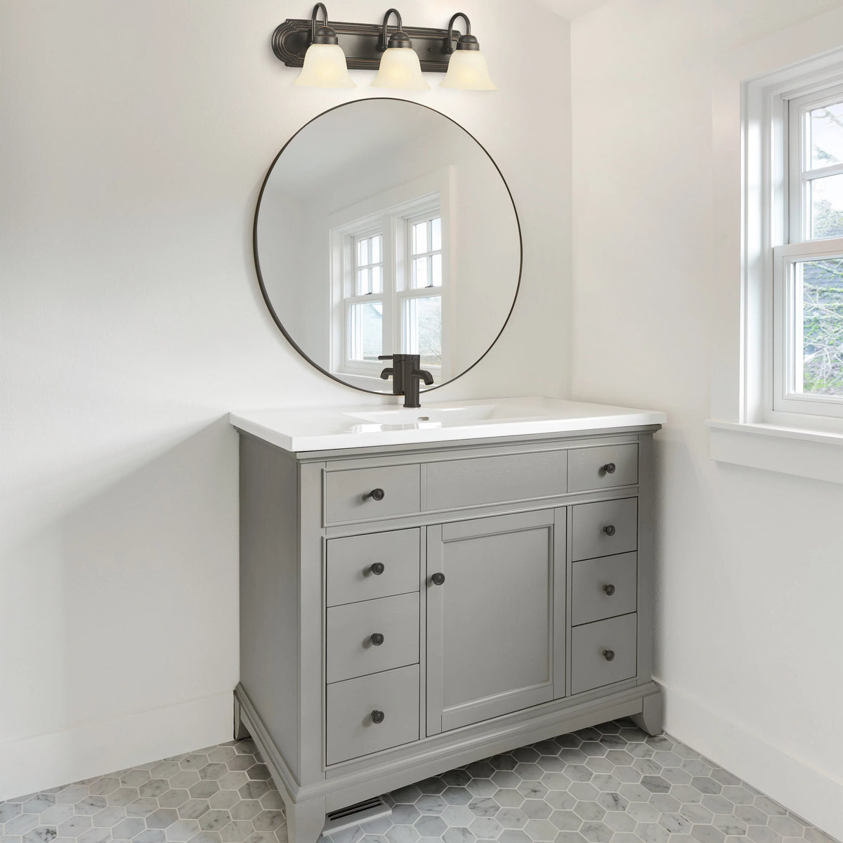 3-Light Frosted Glass Vanity Light G9582